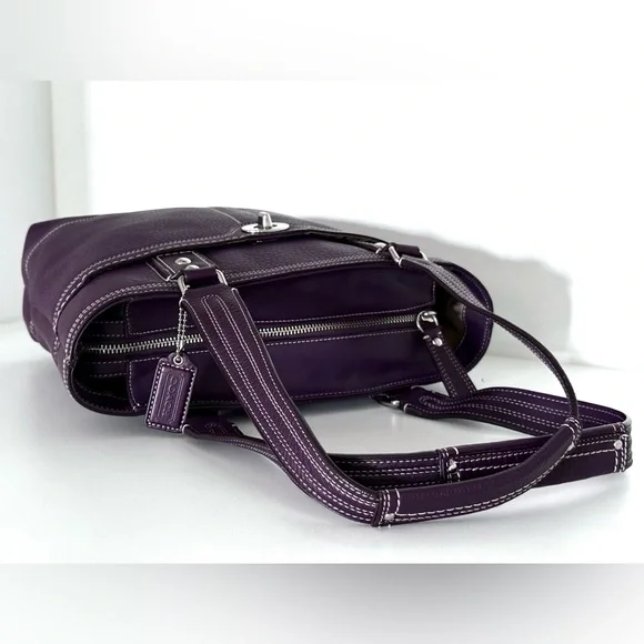 Vintage Coach Hamptons Turnlock Tote F13959 Plum Pebbled Leather - Picture 8 of 13